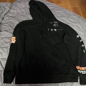 A motivational hoodie. Size medium (38-40)